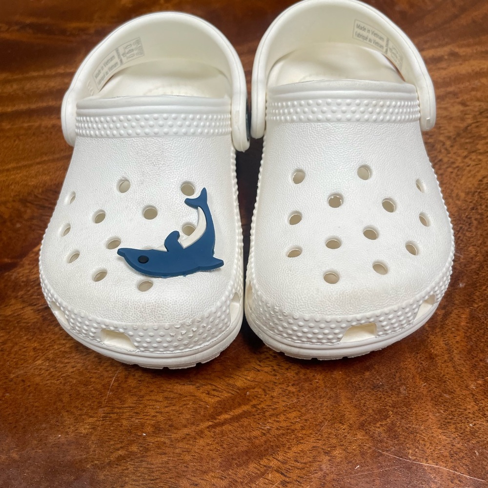 CROCS White Toddler 6T Clogs with Blue Shark Charm